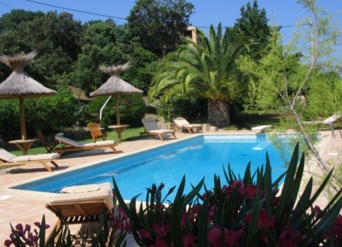 Villa  avec piscine et vue sur mer à Lumio